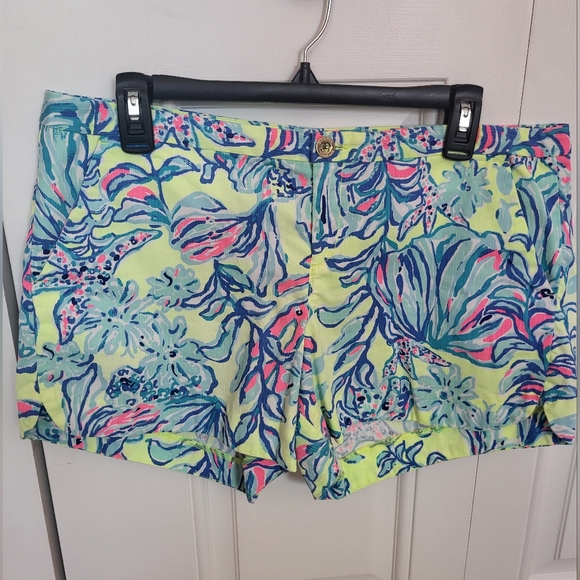 Lilly Pulitzer Adie swim Up Lemon Drop Tropical Print Women's Shorts - Picture 2 of 7